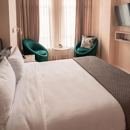 Hotel Well Inn Tbilisi Esterno foto