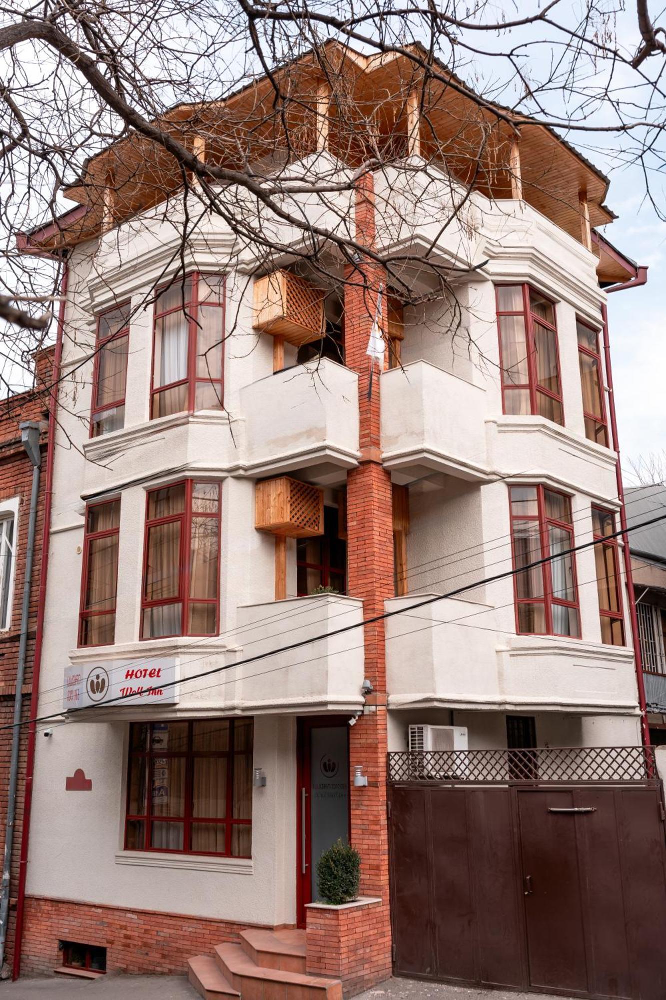 Hotel Well Inn Tbilisi Esterno foto