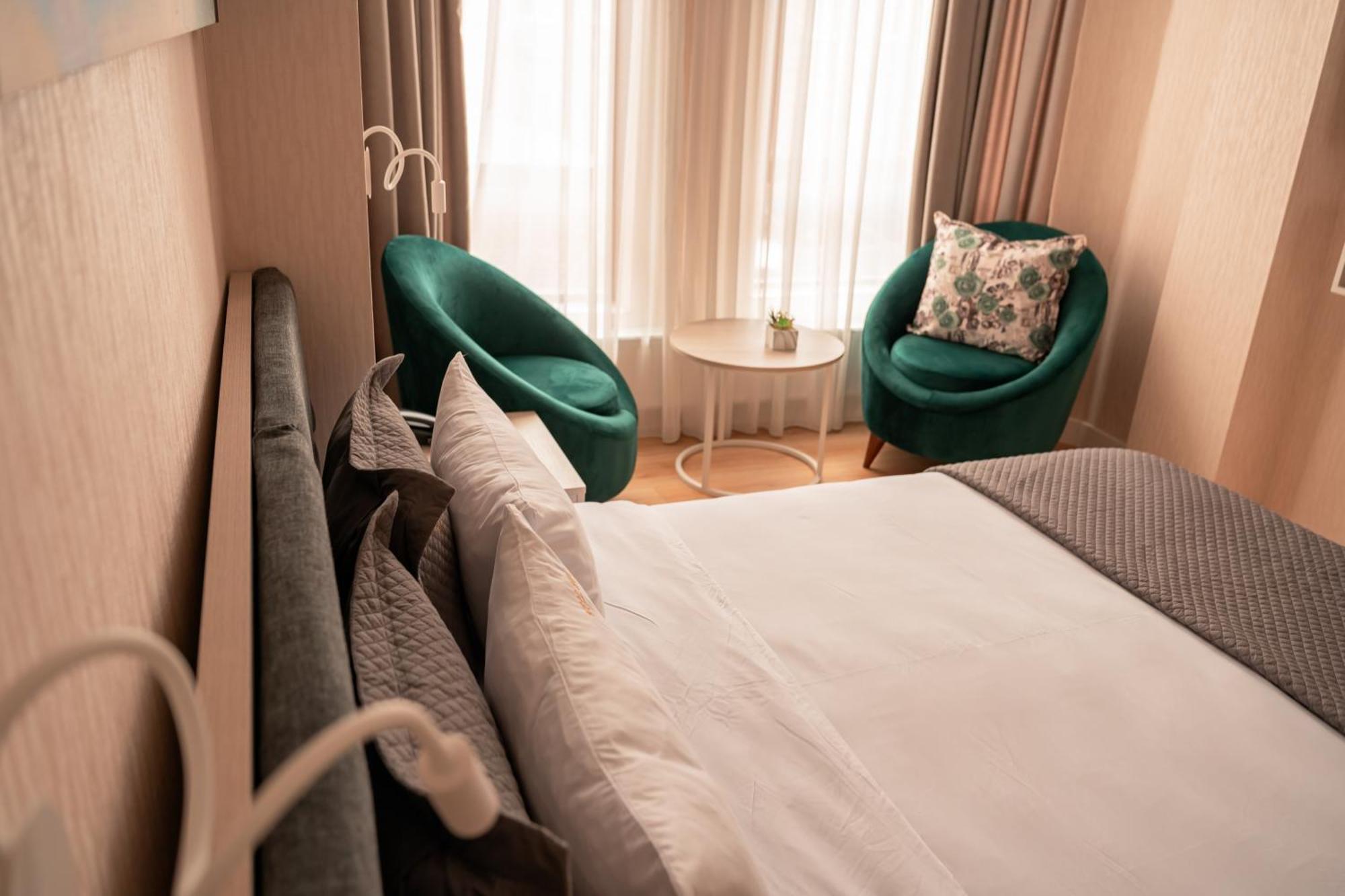 Hotel Well Inn Tbilisi Esterno foto
