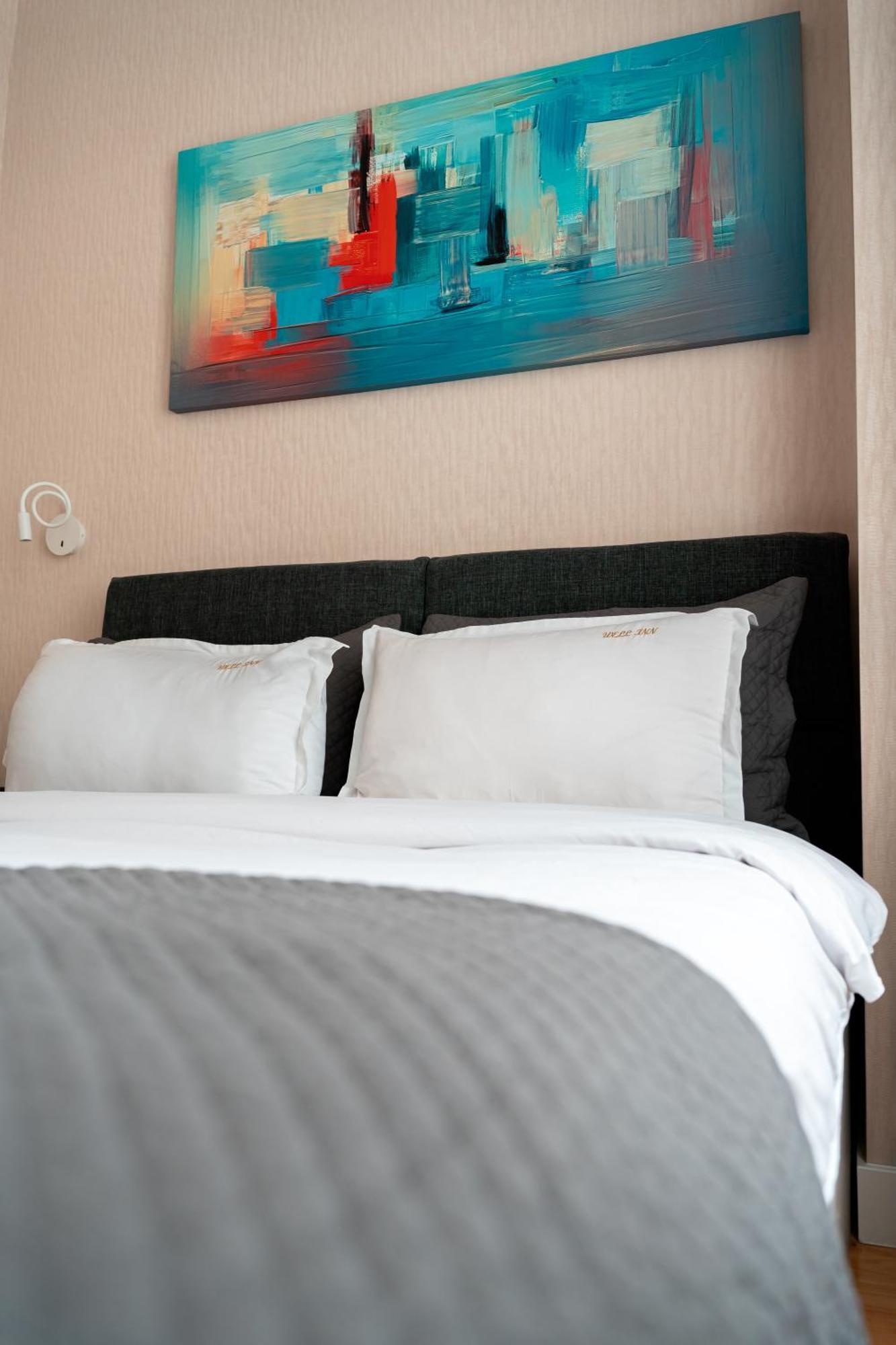 Hotel Well Inn Tbilisi Esterno foto
