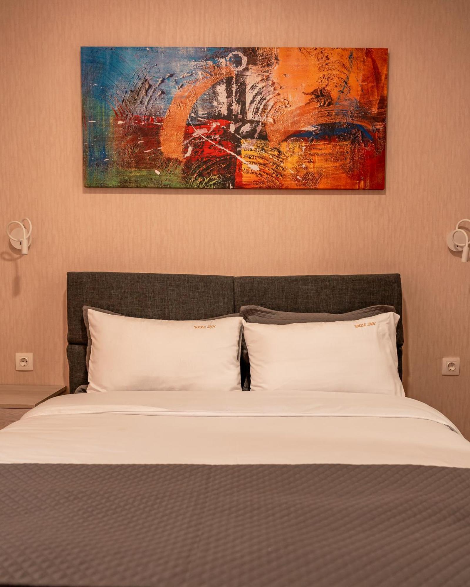 Hotel Well Inn Tbilisi Esterno foto